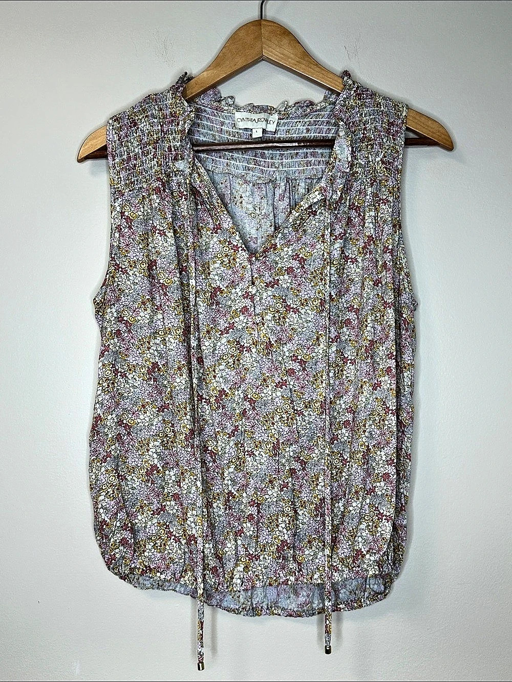 Cynthia Rowley Floral V-Neck Blouse in Pink & Purple Large Like New